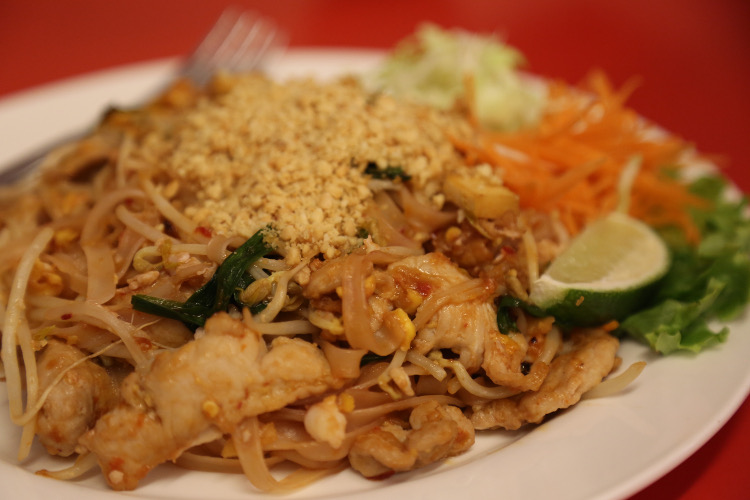 Chicken pad Thai 