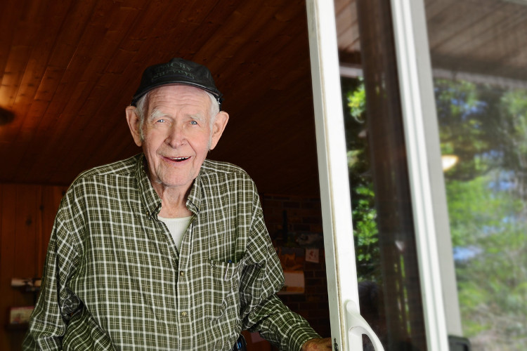 90-year-old Gert Weller has been welcoming u-picking visitors to his farm for 40 years. 