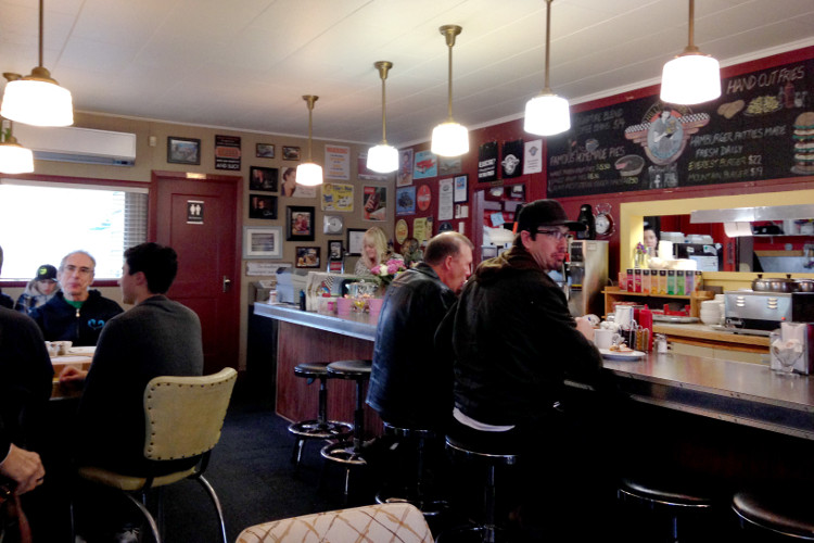 Hilltop Diner’s retro interior