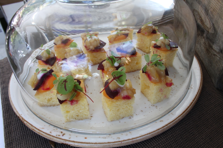 Nothing is sweeter than these Goldstrike Honey mini cornbreads, featuring Forma Nova beets and pears, topped with buttermilk fluid gel and red veined sorrel (freshly clipped right in front of you) from Vancouver’s Ritual eatery.