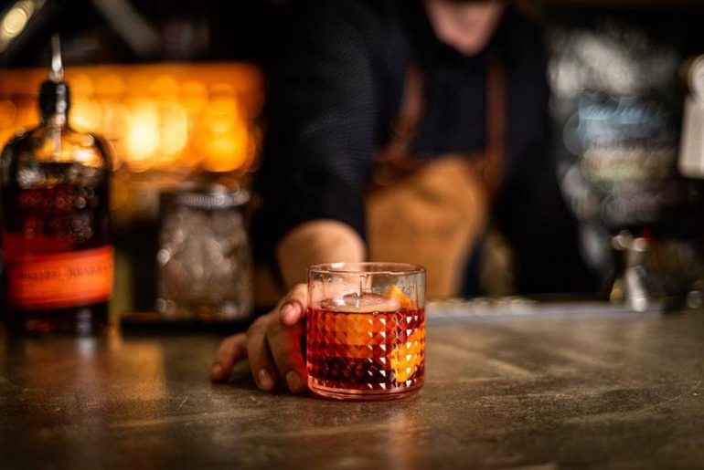 Barrique Happy Hour, White Rock