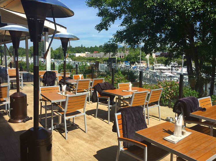 Milltown Bar & Grill patio on the water