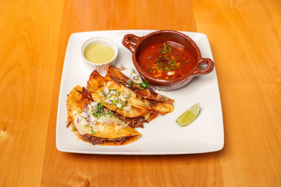 Take it From the Pros: The Recommended Dishes at 6 Local Restaurants