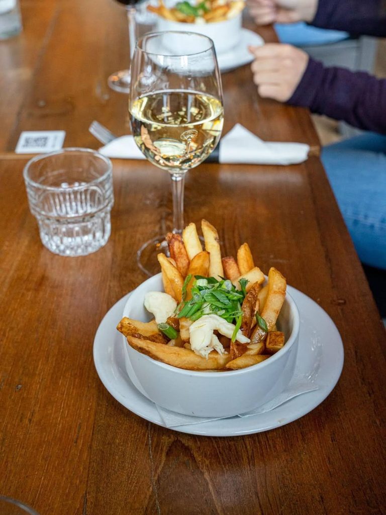 North Vancouver Food Tour & Scenic Harbour Ride 